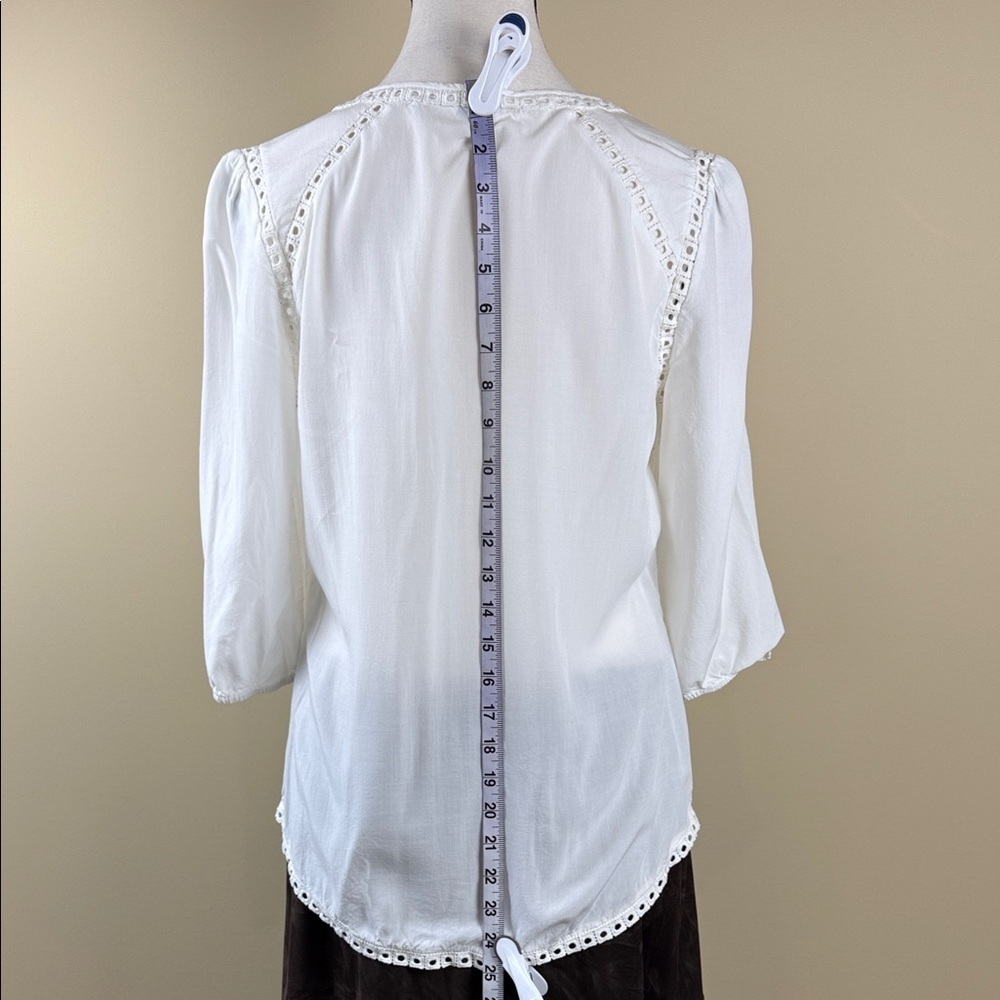 Reitmans Peasant Blouse Off-White Cream V-Neck 3/4 Sleeve Eyelet Trim Size Small - Picture 9 of 14